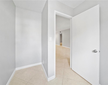 503 Gardens Drive - Photo Thumbnail 10