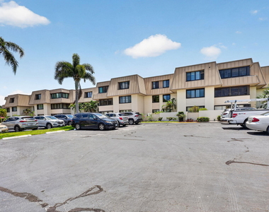 1800 Se Saint Lucie Boulevard - Photo Thumbnail 2