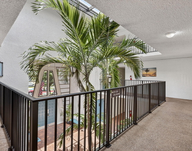 1800 Se Saint Lucie Boulevard - Photo Thumbnail 7