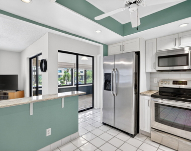 1800 Se Saint Lucie Boulevard - Photo Thumbnail 17