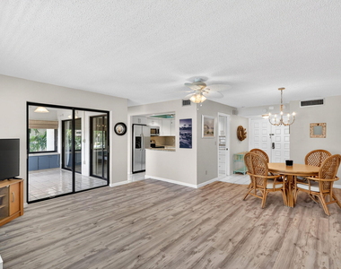 1800 Se Saint Lucie Boulevard - Photo Thumbnail 12