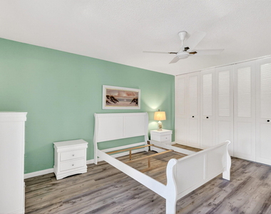 1800 Se Saint Lucie Boulevard - Photo Thumbnail 19