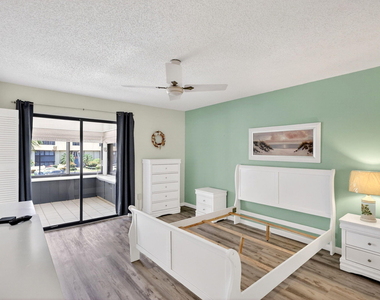 1800 Se Saint Lucie Boulevard - Photo Thumbnail 22