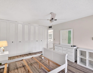 1800 Se Saint Lucie Boulevard - Photo Thumbnail 20