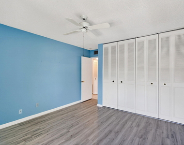 1800 Se Saint Lucie Boulevard - Photo Thumbnail 26