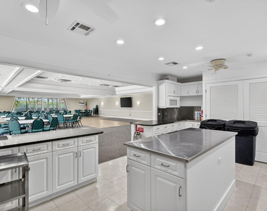 1800 Se Saint Lucie Boulevard - Photo Thumbnail 37