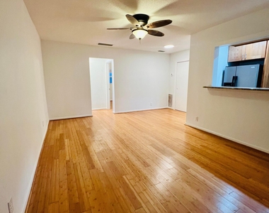 2404 Ne 33rd Avenue - Photo Thumbnail 1