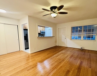 2404 Ne 33rd Avenue - Photo Thumbnail 2