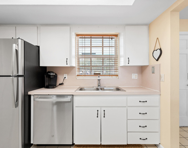 249 Center Street - Photo Thumbnail 13