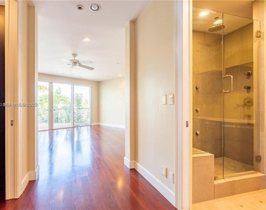 3121 Ne 26th Street - Photo Thumbnail 10