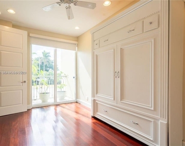 3121 Ne 26th Street - Photo Thumbnail 8