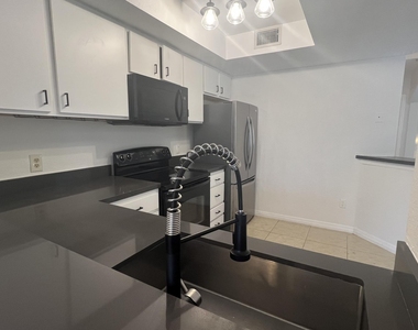 735 Sw 148th Avenue - Photo Thumbnail 2