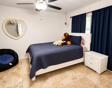 12497 Guilford Way - Photo Thumbnail 5