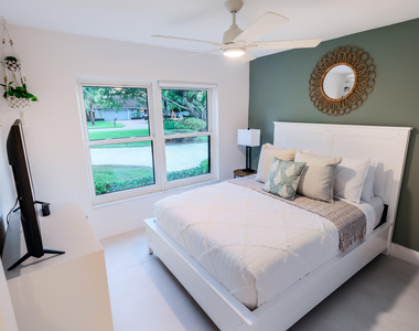 3127 Sherwood Boulevard - Photo Thumbnail 15