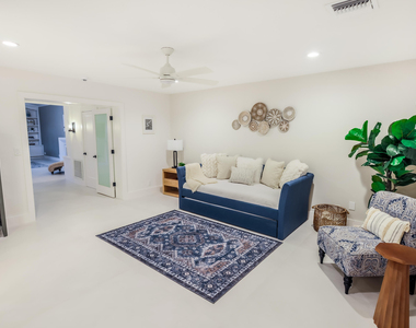 3127 Sherwood Boulevard - Photo Thumbnail 21