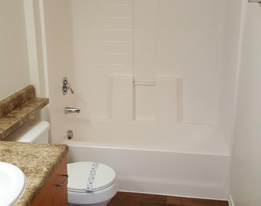 110 W Bell Road - Photo Thumbnail 6
