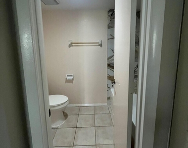 1537 Se Royal Green Circle - Photo Thumbnail 11