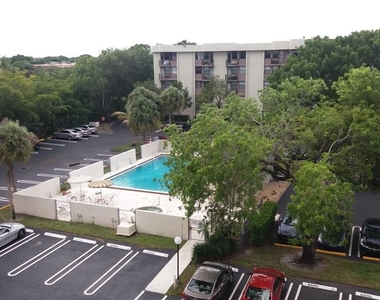 2771 Riverside Drive - Photo Thumbnail 15