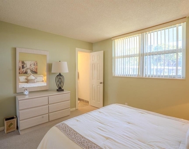 2731 Ne 14th Street - Photo Thumbnail 10