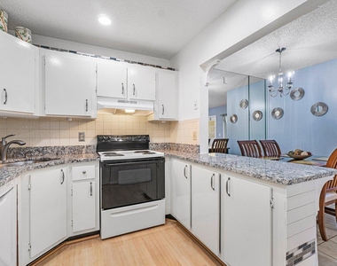407 Pine Glen Lane - Photo Thumbnail 4