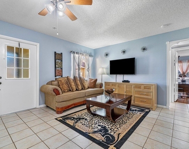 407 Pine Glen Lane - Photo Thumbnail 14