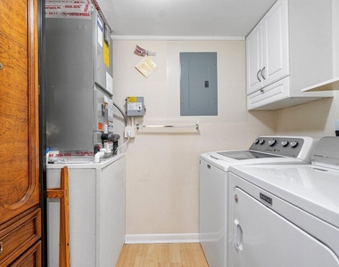 407 Pine Glen Lane - Photo Thumbnail 12