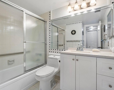 407 Pine Glen Lane - Photo Thumbnail 7