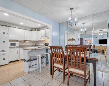 407 Pine Glen Lane - Photo Thumbnail 5