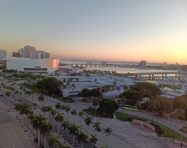 244 Biscayne Boulevard - Photo Thumbnail 20
