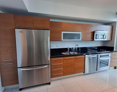 244 Biscayne Boulevard - Photo Thumbnail 2