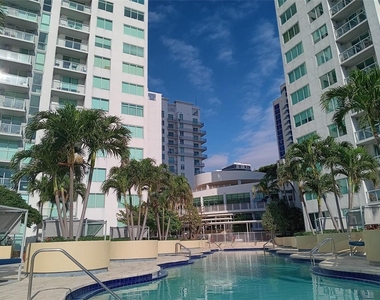 244 Biscayne Boulevard - Photo Thumbnail 14