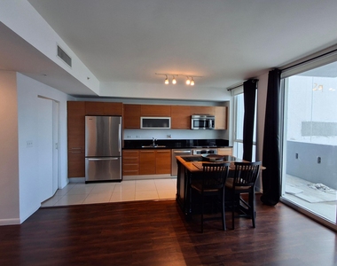 244 Biscayne Boulevard - Photo Thumbnail 5