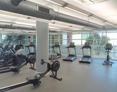 244 Biscayne Boulevard - Photo Thumbnail 12
