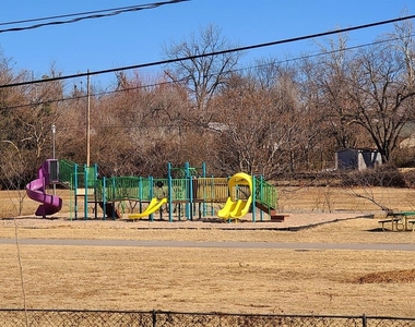 3512 N Holman Court - Photo Thumbnail 34
