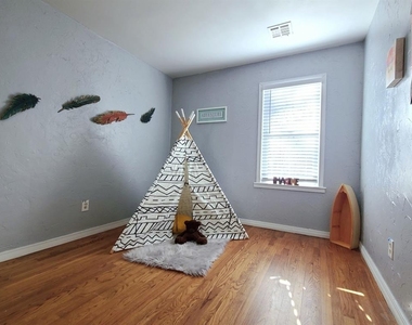 3512 N Holman Court - Photo Thumbnail 24