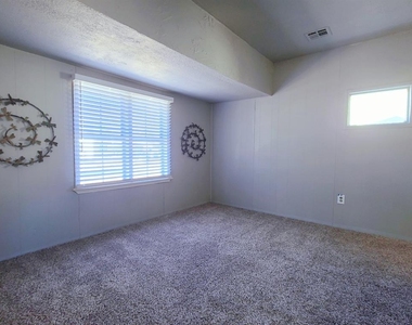 3512 N Holman Court - Photo Thumbnail 16