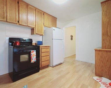 3512 N Holman Court - Photo Thumbnail 8