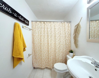 3512 N Holman Court - Photo Thumbnail 19
