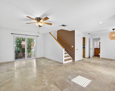 3221 Ne 15th Street - Photo Thumbnail 2