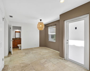 3221 Ne 15th Street - Photo Thumbnail 5
