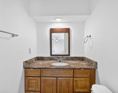 3221 Ne 15th Street - Photo Thumbnail 8
