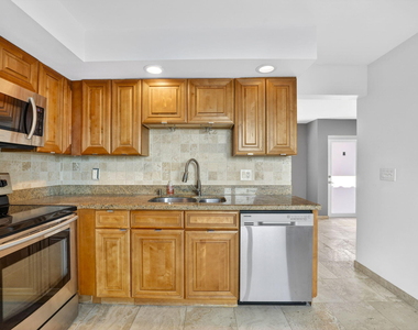3221 Ne 15th Street - Photo Thumbnail 11