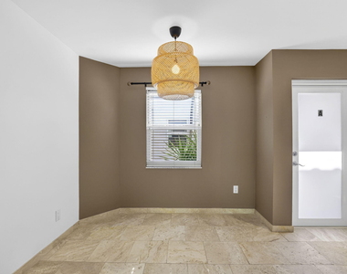 3221 Ne 15th Street - Photo Thumbnail 6