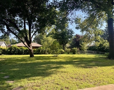2029 Nw 46th Street - Photo Thumbnail 13