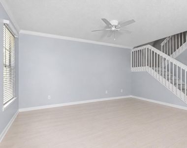 246 Iris Drive - Photo Thumbnail 7