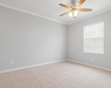 246 Iris Drive - Photo Thumbnail 20