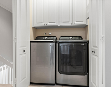 246 Iris Drive - Photo Thumbnail 14