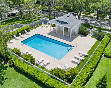 246 Iris Drive - Photo Thumbnail 24