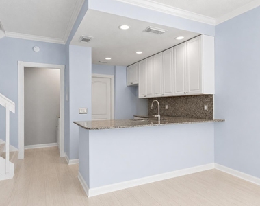 246 Iris Drive - Photo Thumbnail 11
