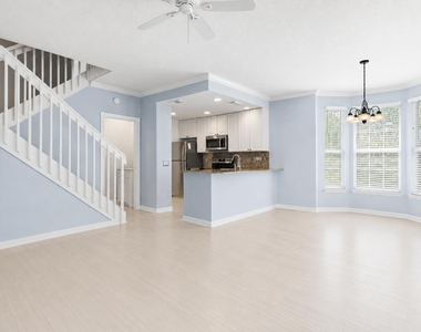 246 Iris Drive - Photo Thumbnail 8